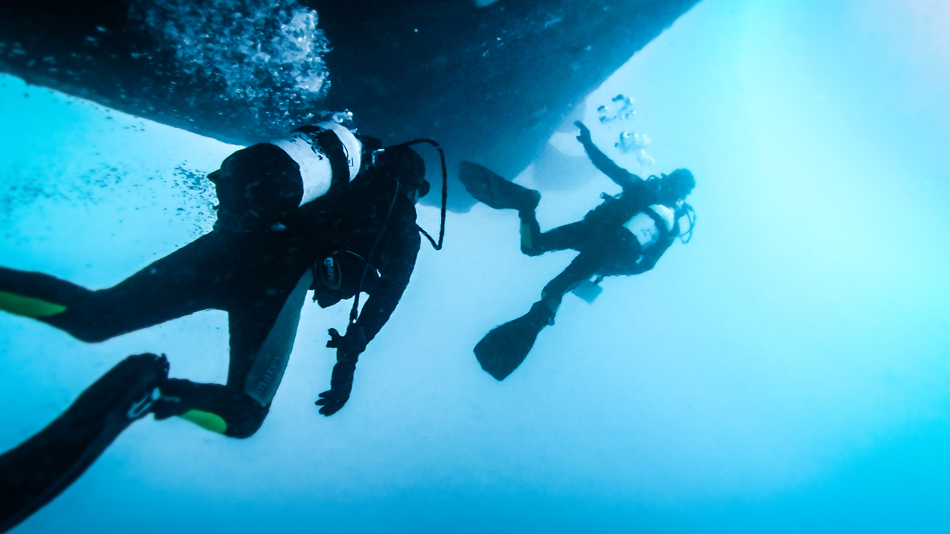 Underwater Hull Cleaning Risks and Precautions Associated with Diving Operations
